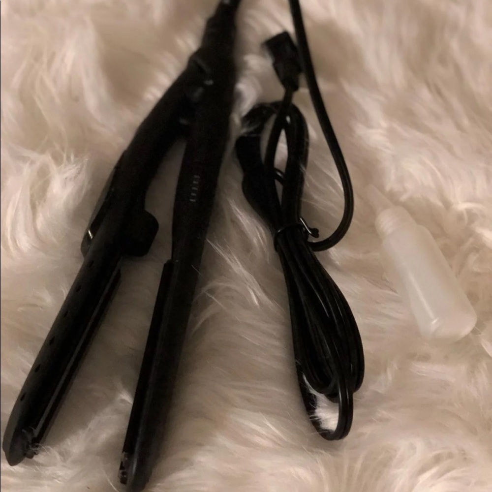 Steam flat irons - Picture 2 of 6